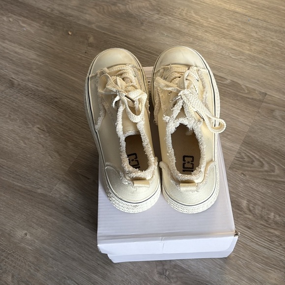 Women's Cream Canvas Sneakers - Picture 4 of 6